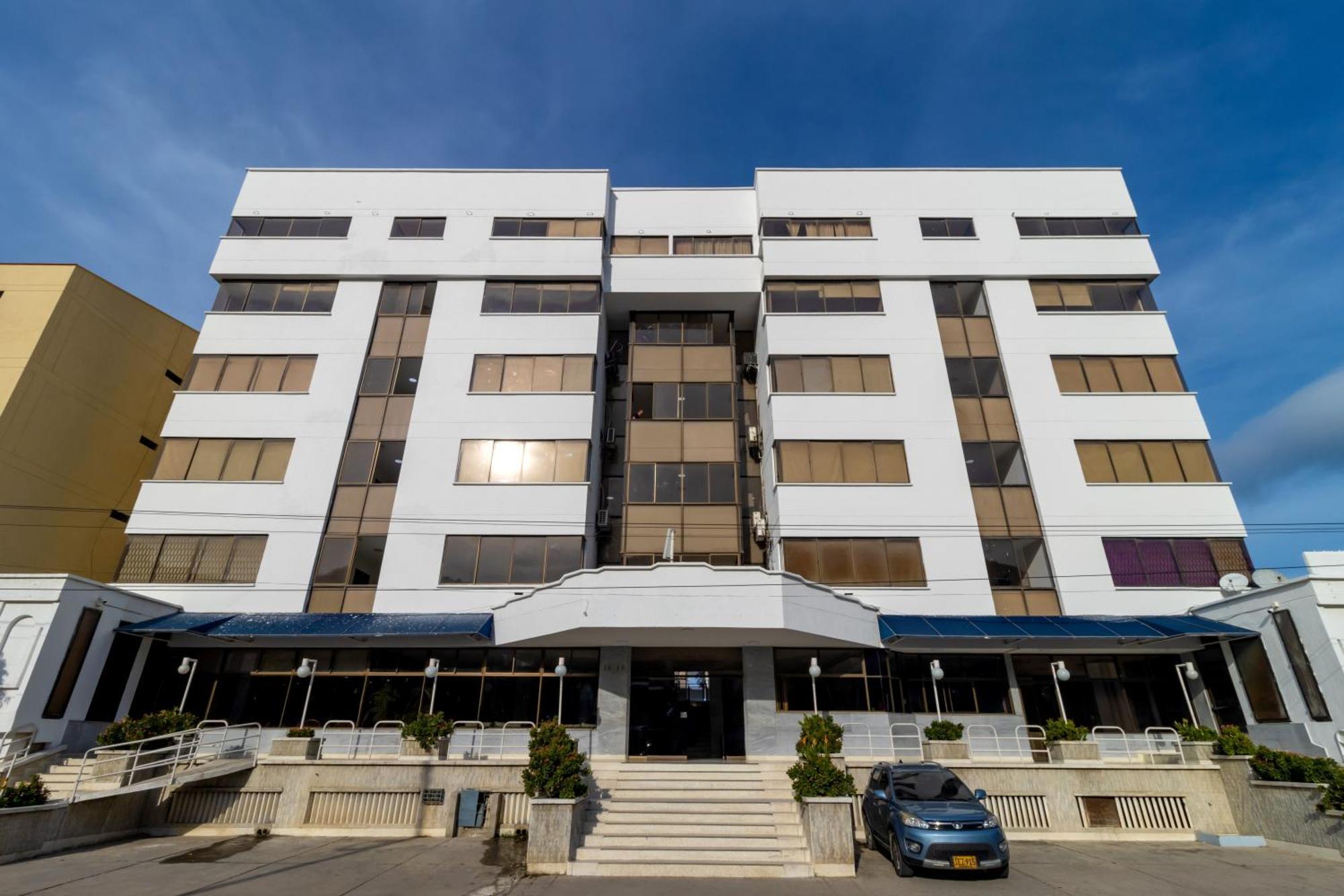 Hotel Axis Inn By Geh Suites Santa Marta  Exterior photo