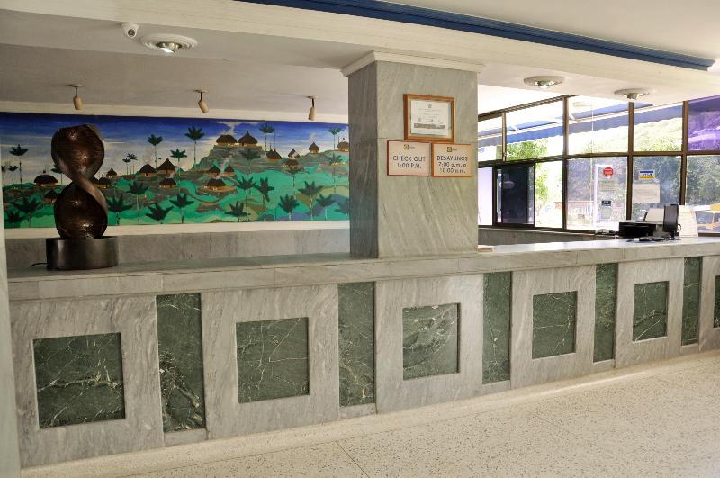 Hotel Axis Inn By Geh Suites Santa Marta  Exterior photo